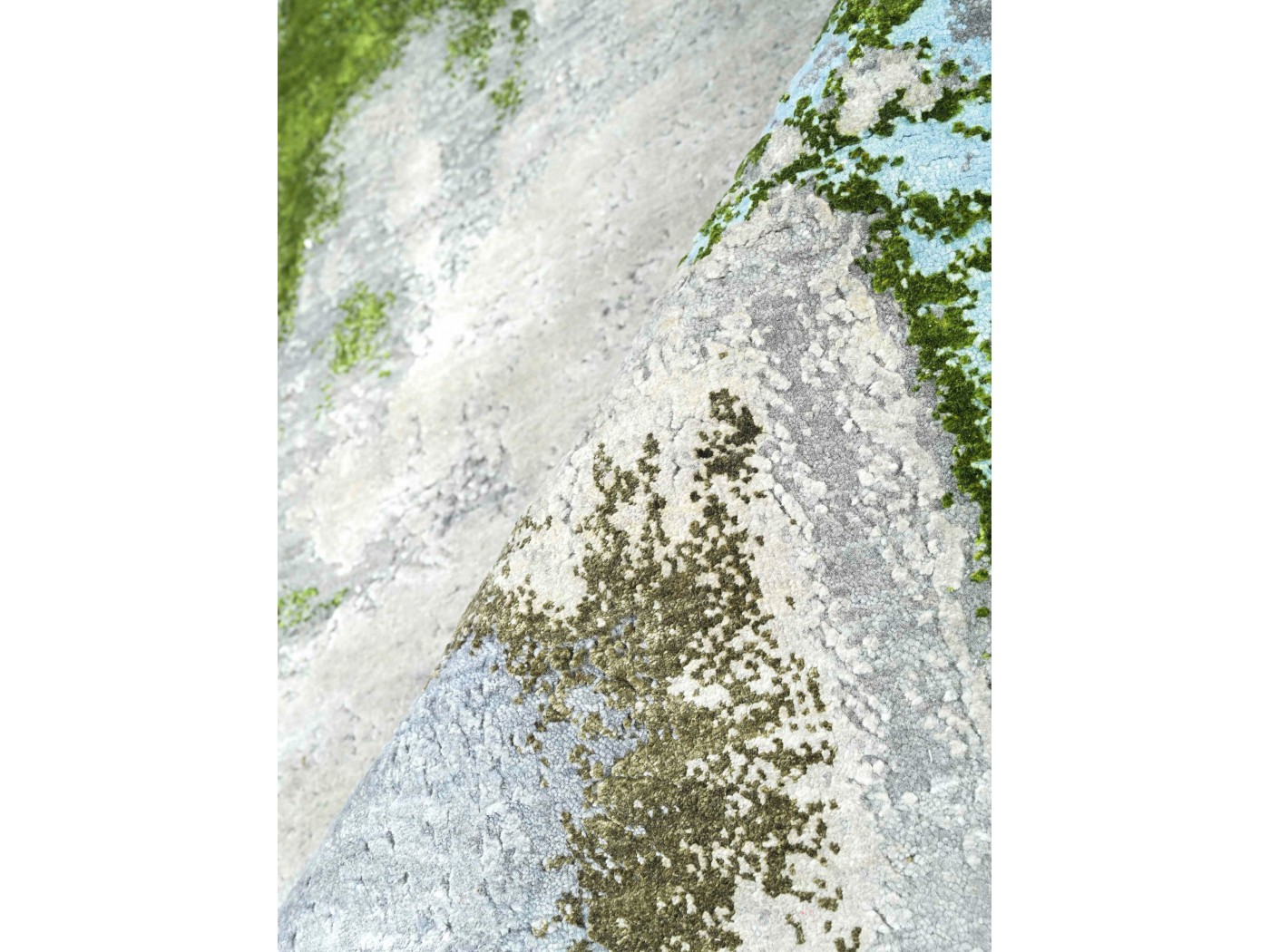 Waterlily No. 15 GreenRust on Grey